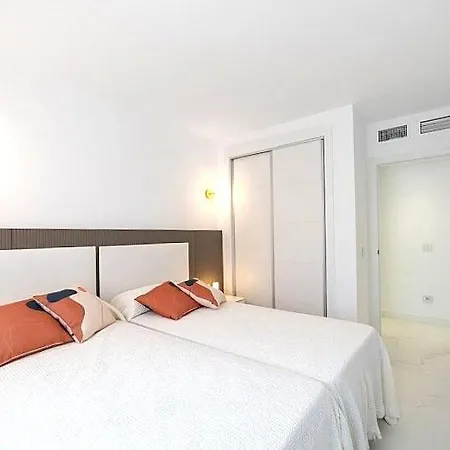 Turbulent Nomads Hotel